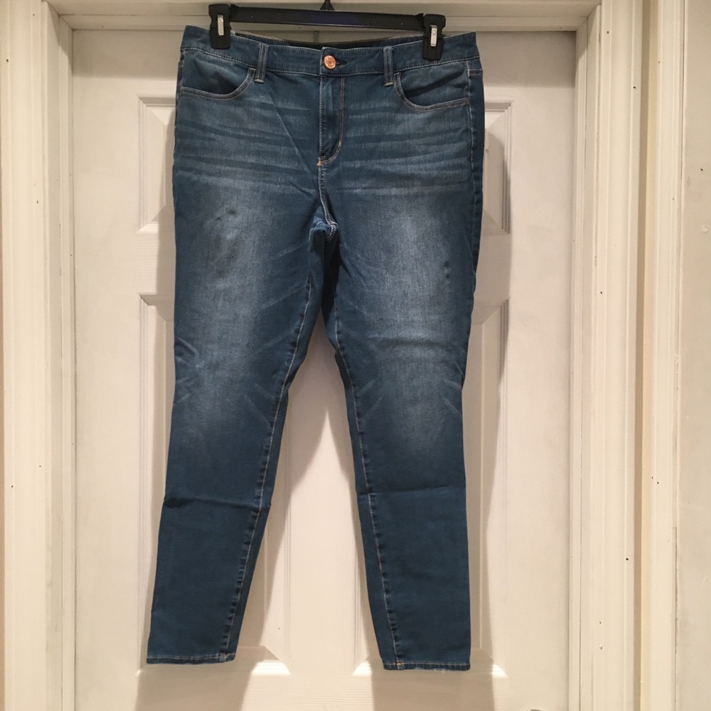 American Eagle Dream Jean